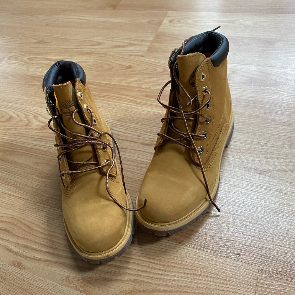 NWT Timberland Leather Work Boots. Size 7